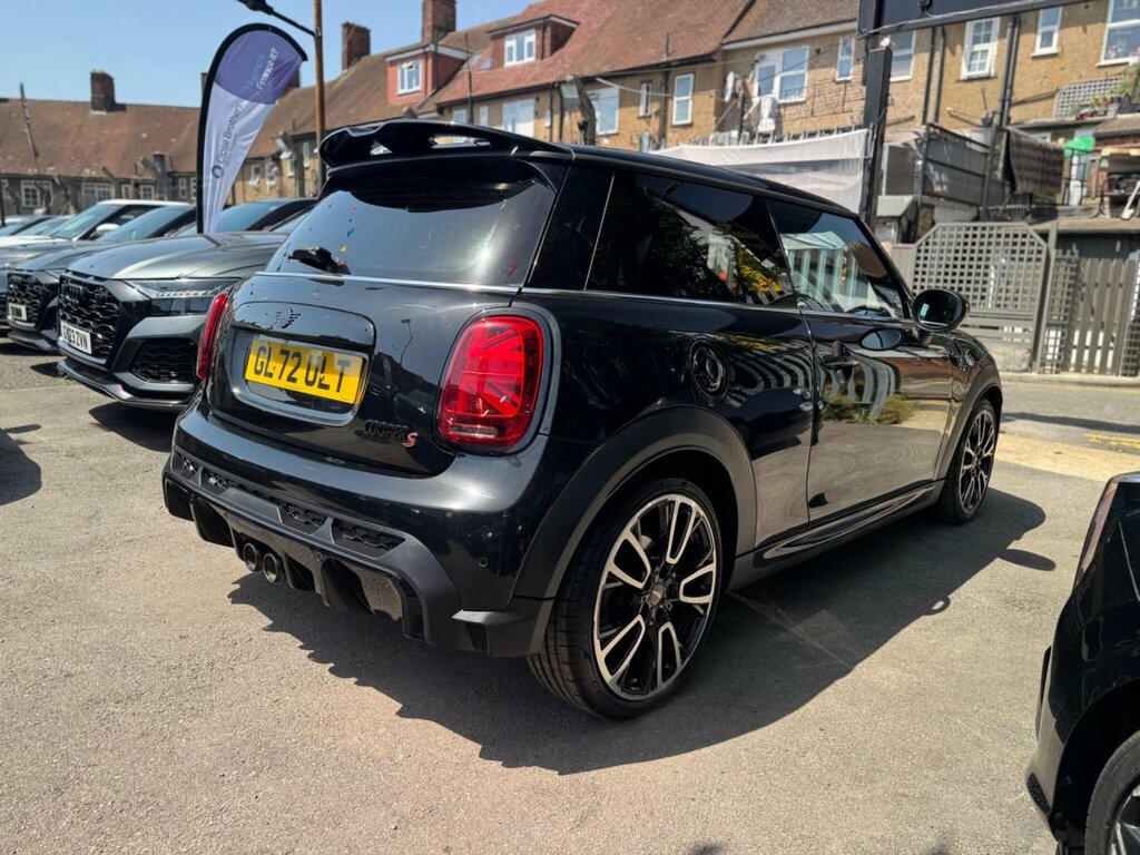 Mini Hatch 2.0 Cooper S Sport Steptronic Euro 6 Ss GL72ULT Black #4