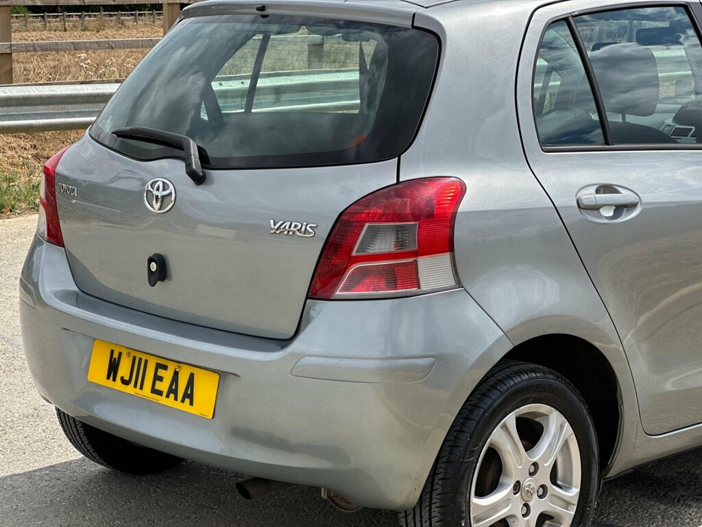 Toyota Yaris 1.3 Dual Vvt-i T Red #25