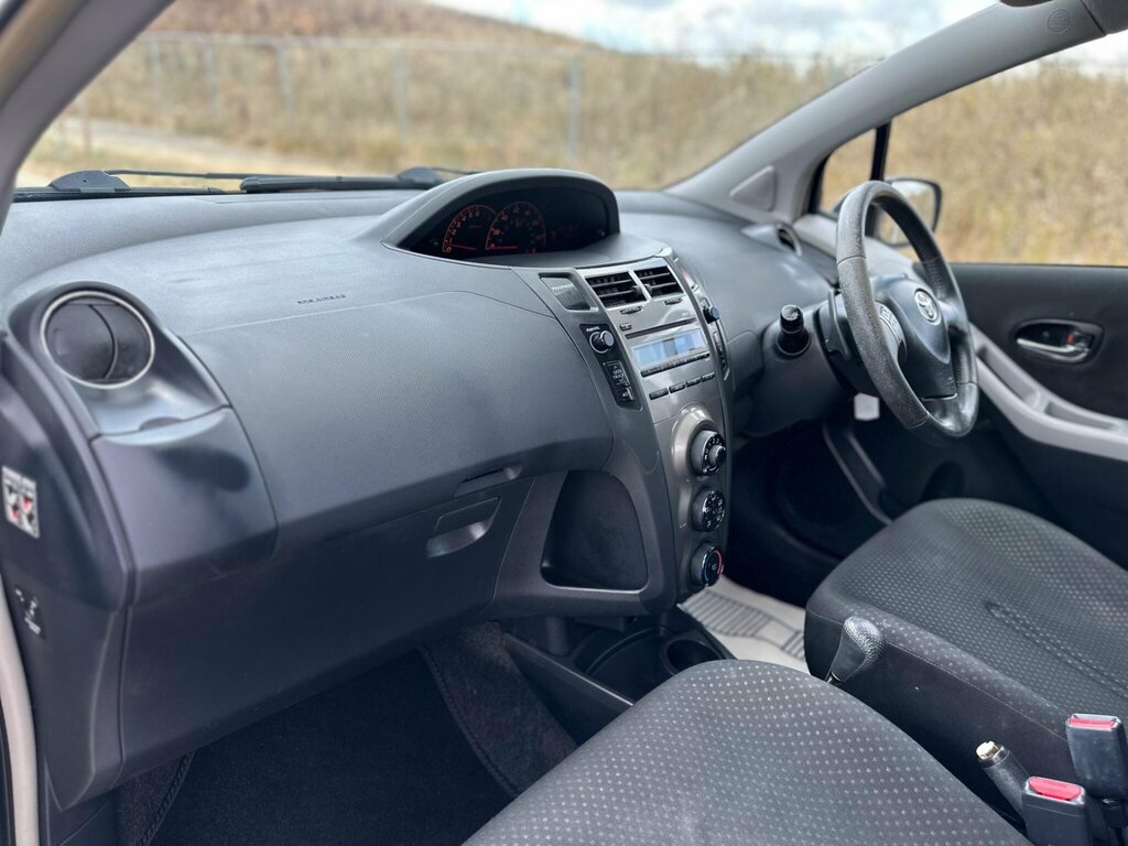 Toyota Yaris 1.3 Dual Vvt-i T Red #14