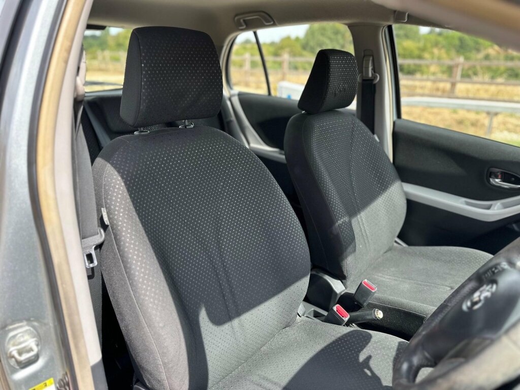 Toyota Yaris 1.3 Dual Vvt-i T Red #33