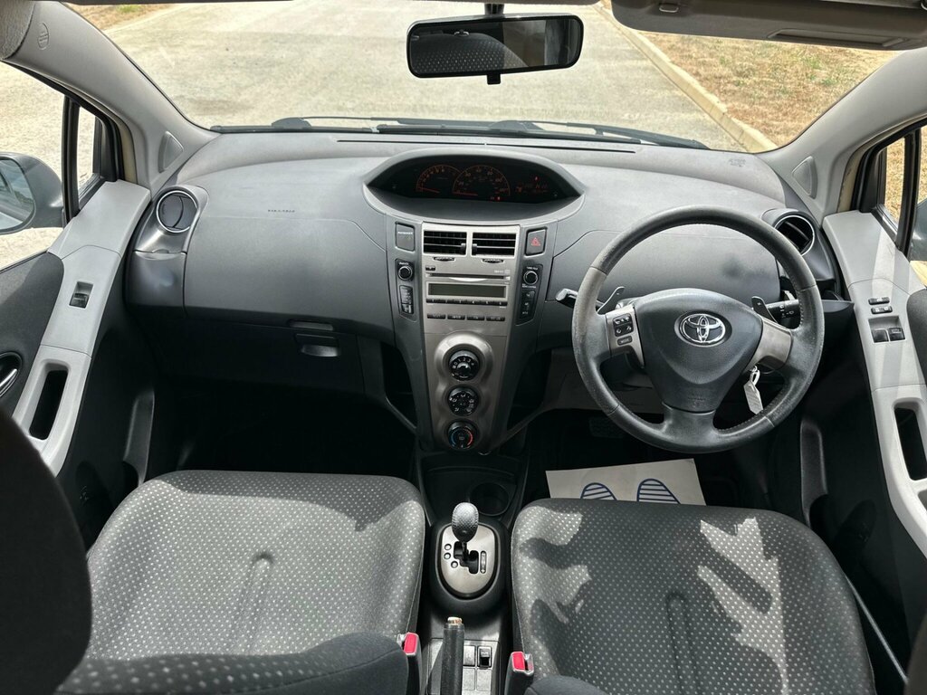 Toyota Yaris 1.3 Dual Vvt-i T Red #37