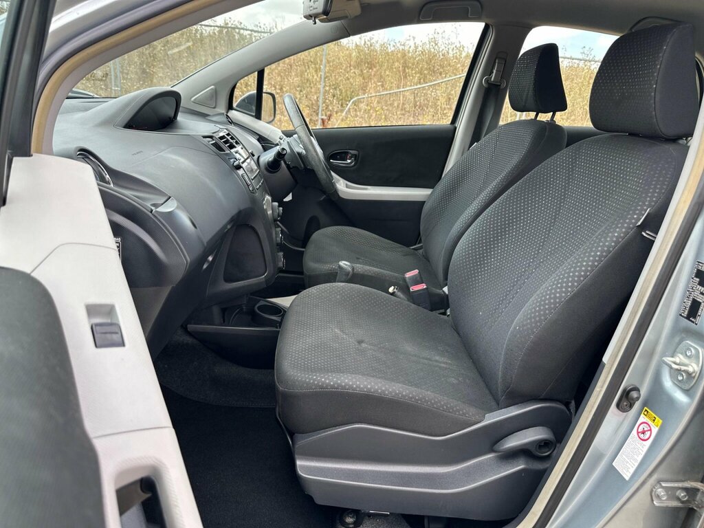 Toyota Yaris 1.3 Dual Vvt-i T Red #36