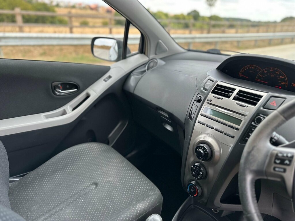 Toyota Yaris 1.3 Dual Vvt-i T Red #39