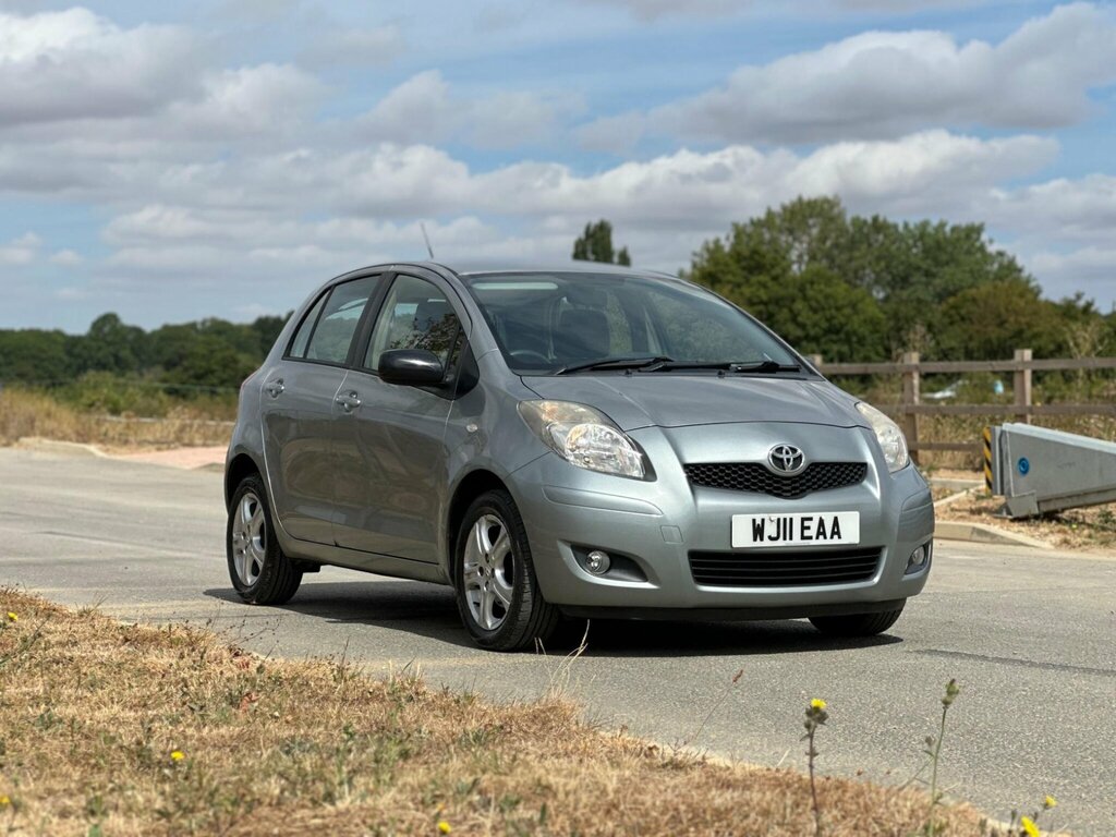 Toyota Yaris 1.3 Dual Vvt-i T Red #4
