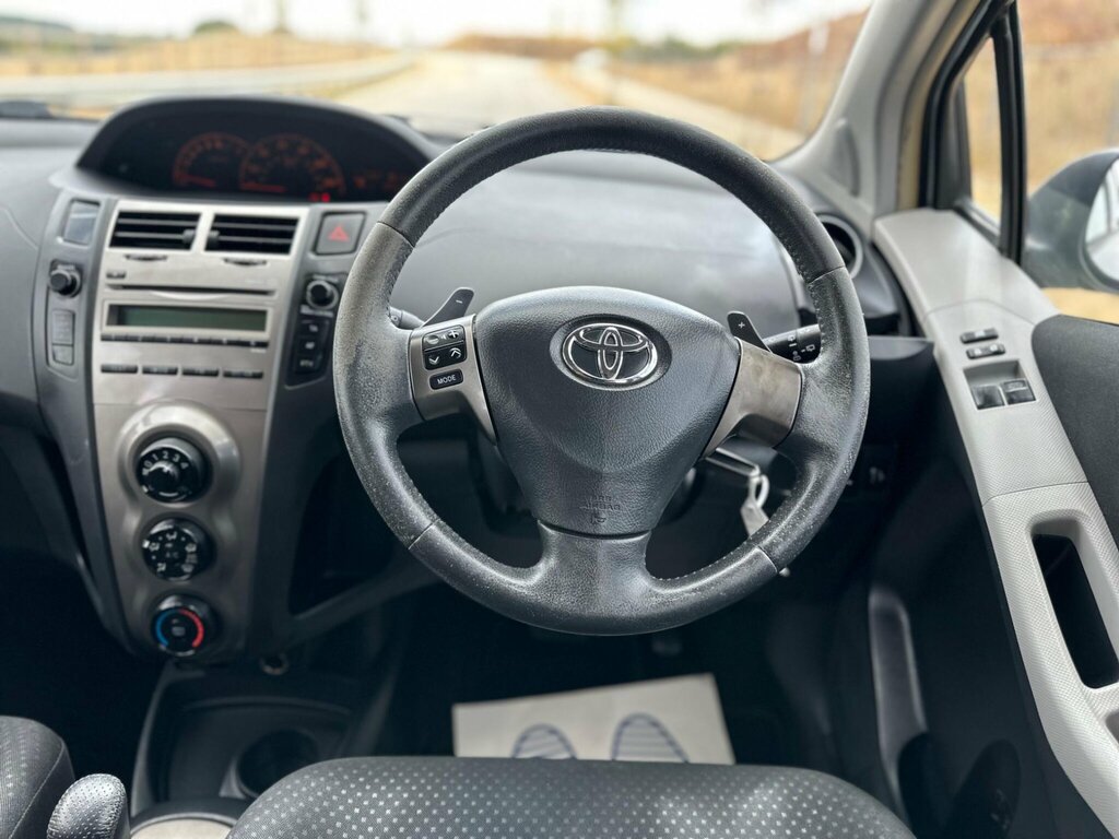 Toyota Yaris 1.3 Dual Vvt-i T Red #9