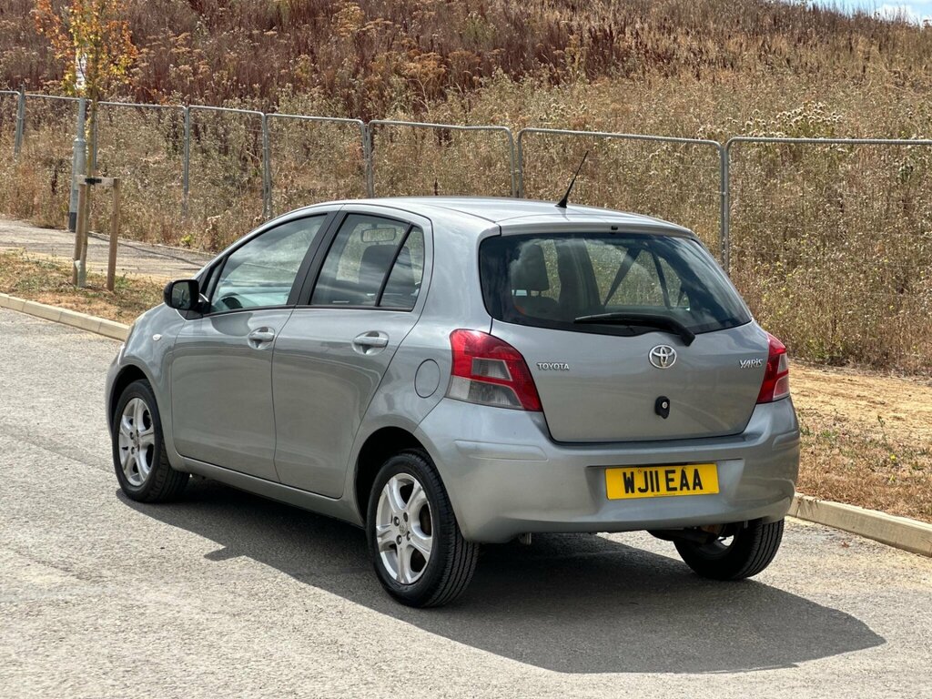 Toyota Yaris 1.3 Dual Vvt-i T Red #5