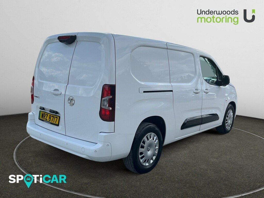Vauxhall Combo-e Life 100Kw Pro 52Kwh H1 Van White #4