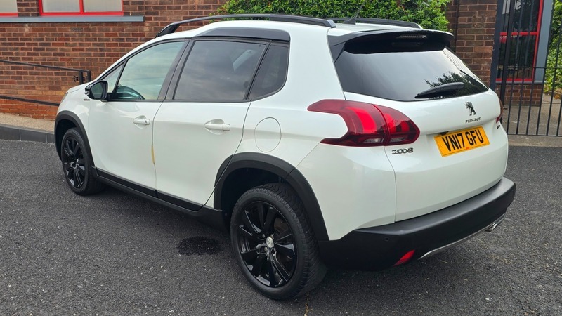 Peugeot 2008 1.2 Puretech Gt Line White #3
