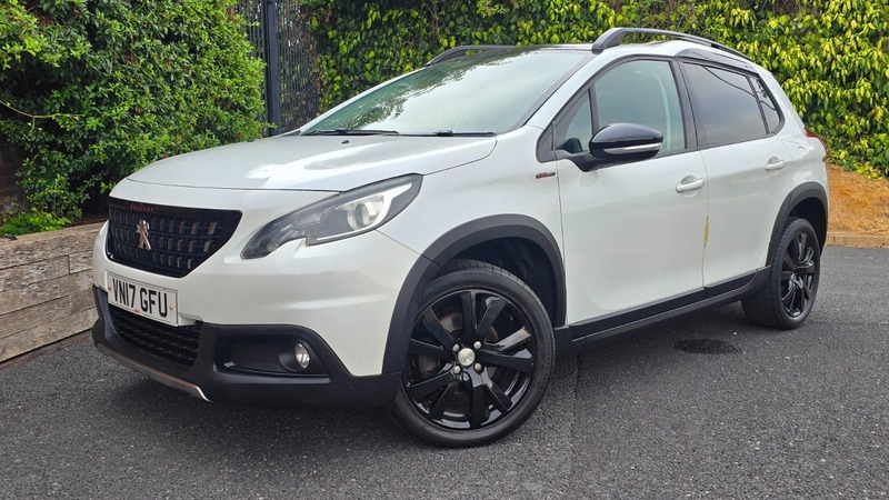 Peugeot 2008 1.2 Puretech Gt Line White #2