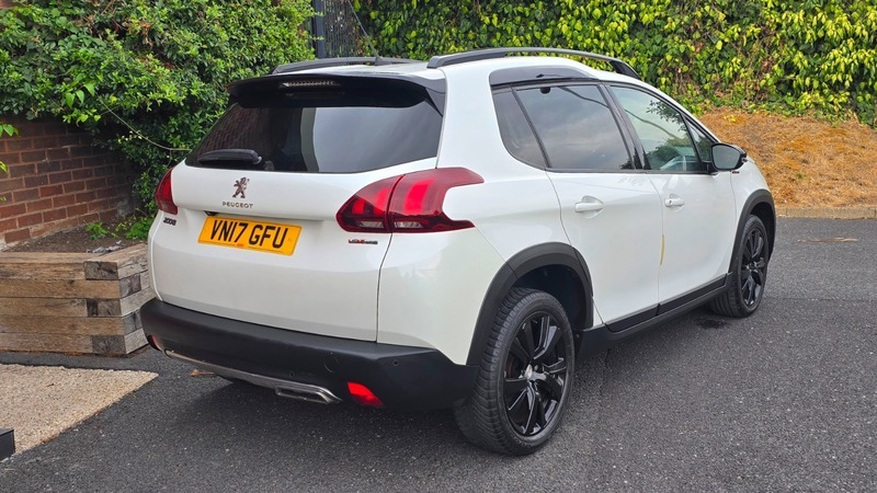 Peugeot 2008 1.2 Puretech Gt Line White #4