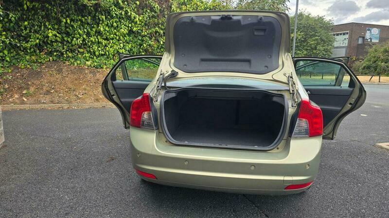 Volvo S40 2.0D Se Lux Powershift White #36