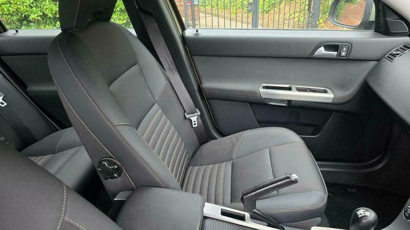 Volvo S40 2.0D Se Lux Powershift White #27