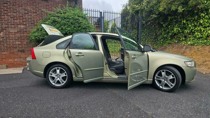 Volvo S40 2.0D Se Lux Powershift White #37