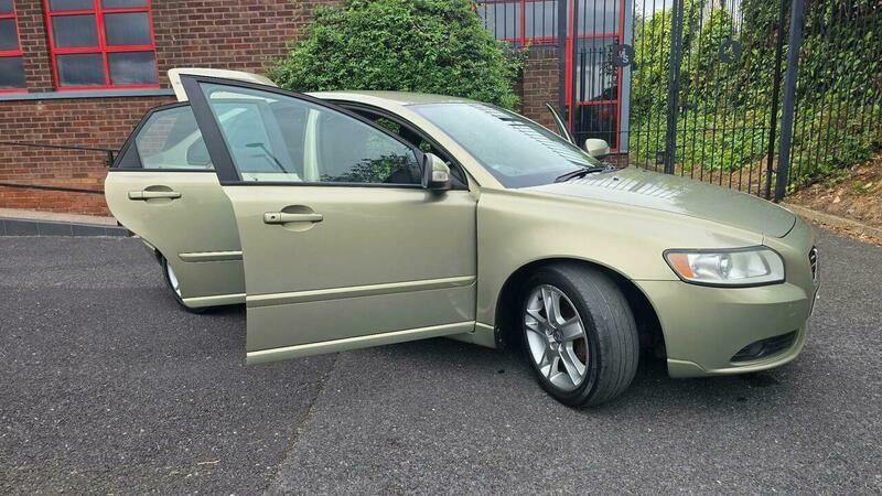 Volvo S40 2.0D Se Lux Powershift White #41
