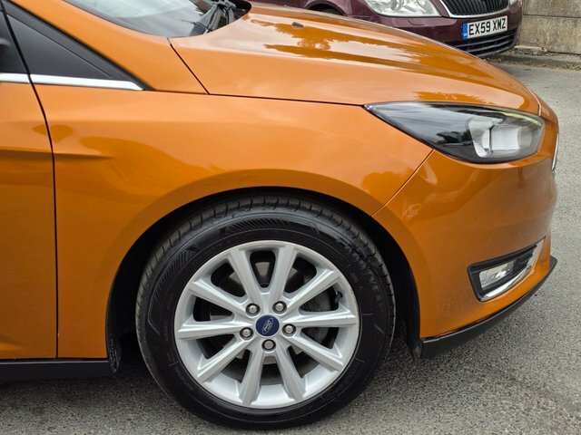 Ford Focus 1.0T Ecoboost Titanium Hatchback E Orange #3