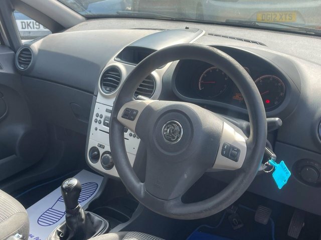 Vauxhall Corsa 1.4I 16V Club  #2