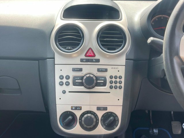 Vauxhall Corsa 1.4I 16V Club  #17