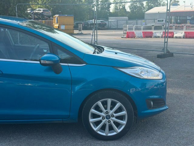 Ford Fiesta 2015 1.25 Zetec Hatchback Euro 6 Black #4