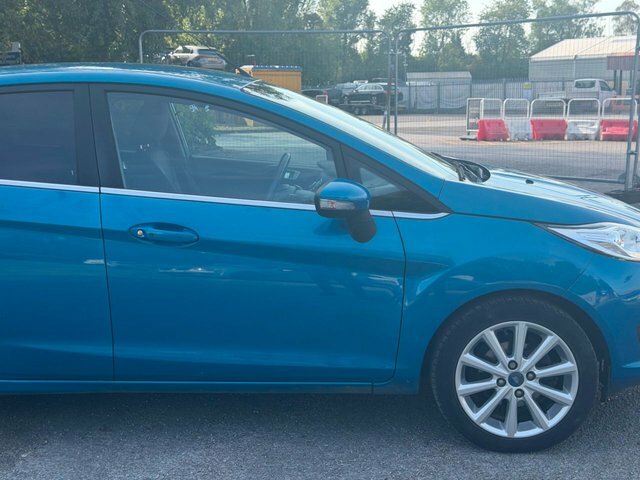 Ford Fiesta 2015 1.25 Zetec Hatchback Euro 6 Black #5