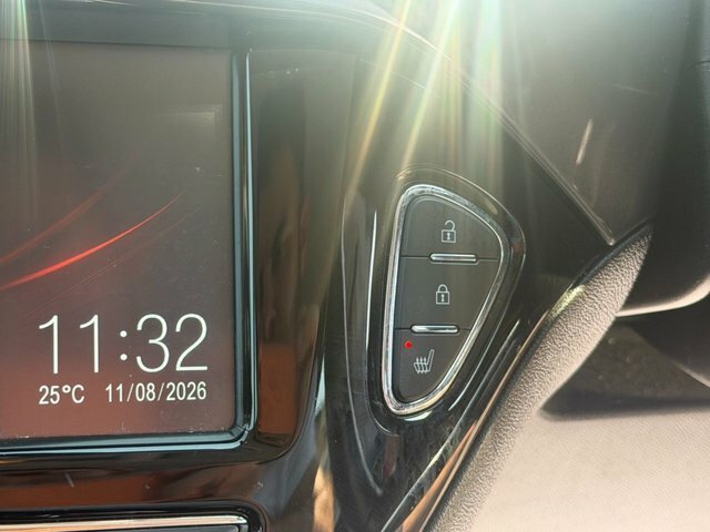 Vauxhall Corsa 1.4I Ecotec Sport Hatchback Euro White #38
