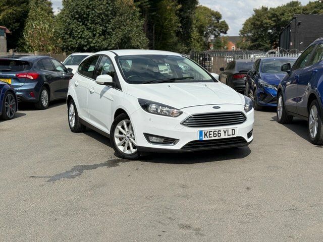 Ford Focus 1.0T Ecoboost Titanium Hatchback E White #3