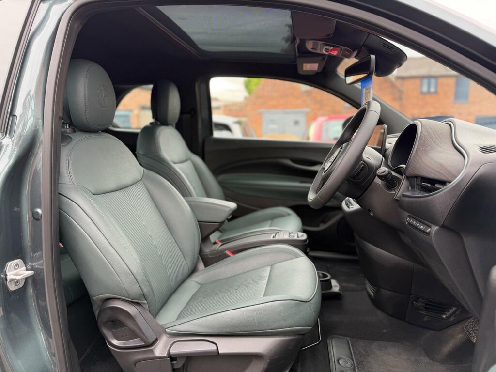 Fiat 500E 42Kwh Giorgio Armani Hatchback Green #4