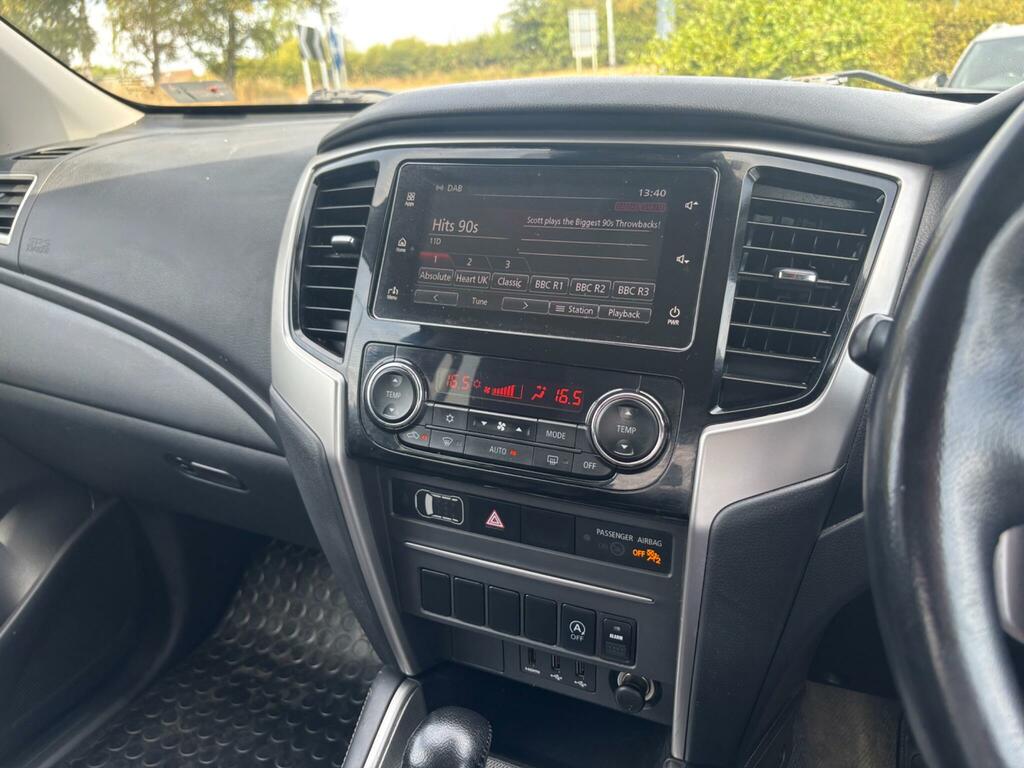 Mitsubishi L200 Double Cab Di-d 150 Barbarian X 4Wd 2021 Grey #21