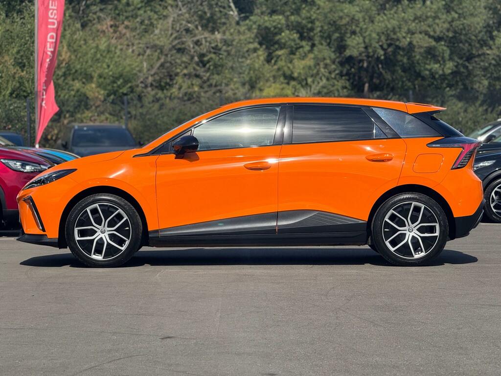 MG MG4 64Kwh Trophy Long Range Orange #6