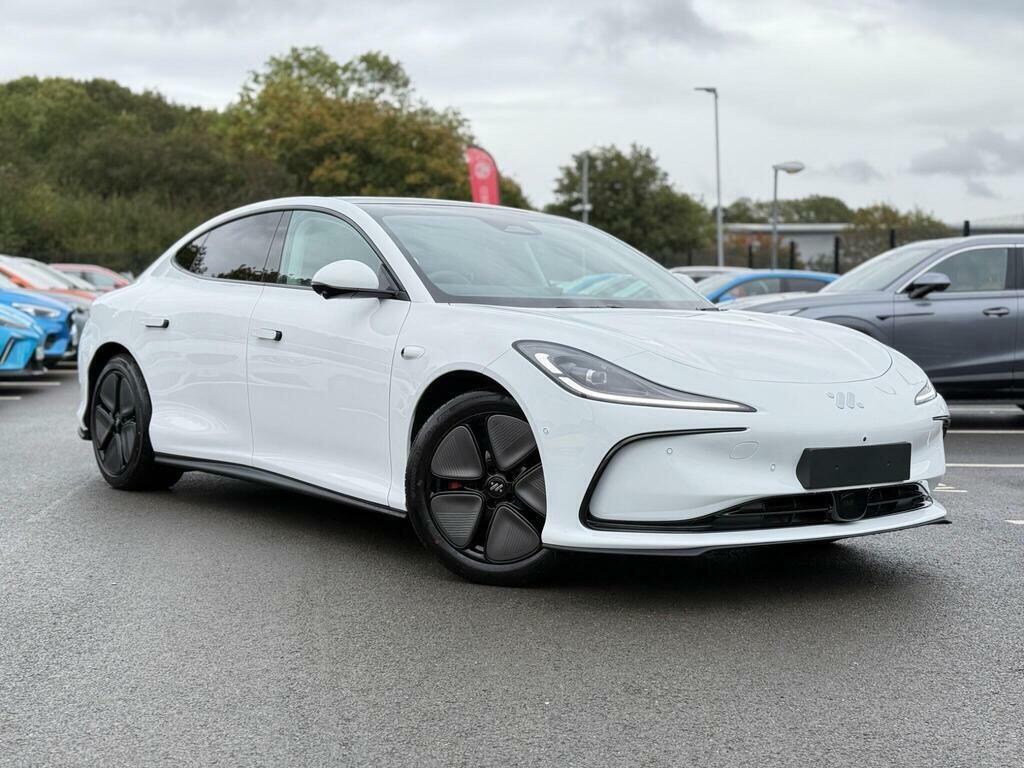 MG IM5 100Kwh Long Range Saloon White #3