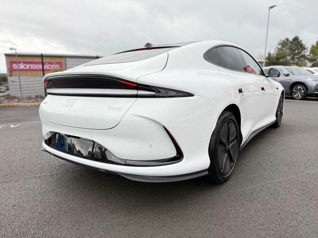 MG IM5 100Kwh Long Range Saloon White #5