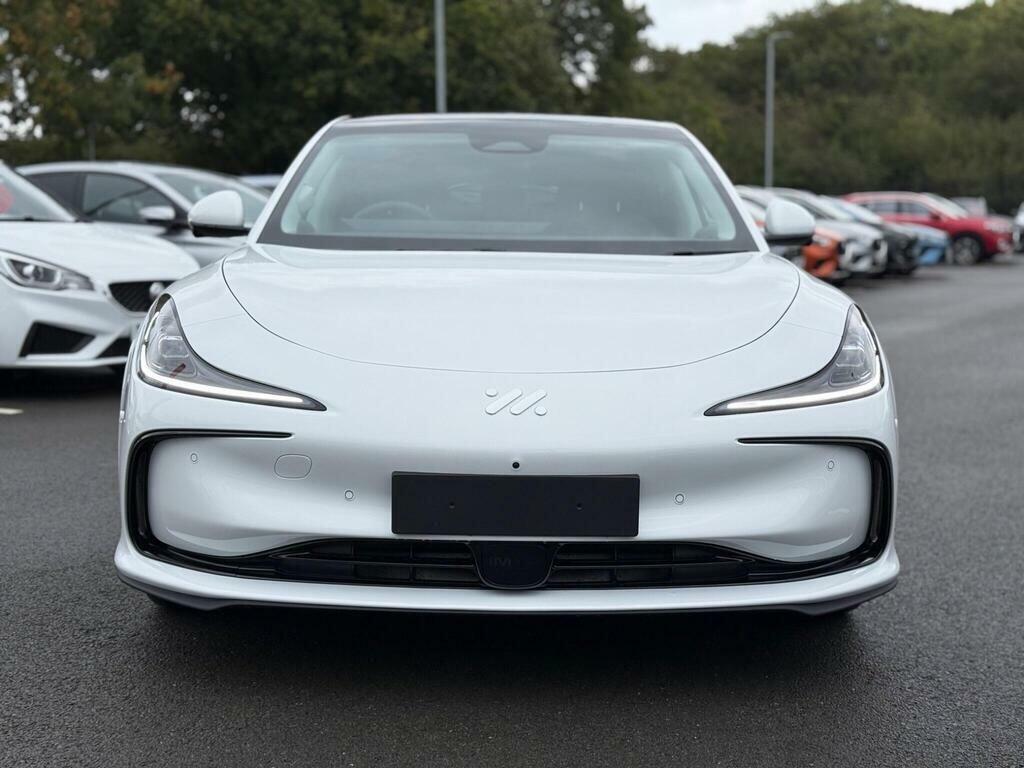 MG IM5 100Kwh Long Range Saloon White #4
