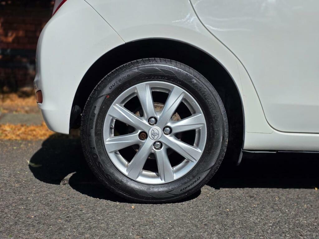 Toyota Yaris Yaris Tr D-4d Grey #29