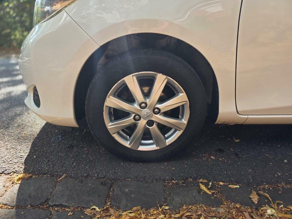 Toyota Yaris Yaris Tr D-4d Grey #26