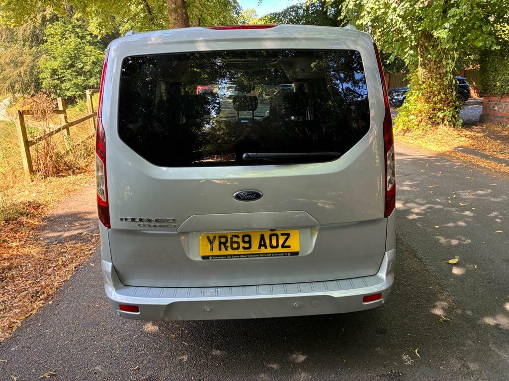 Ford Grand Tourneo Connect Ecoblue Titanium Mpv Blue #7