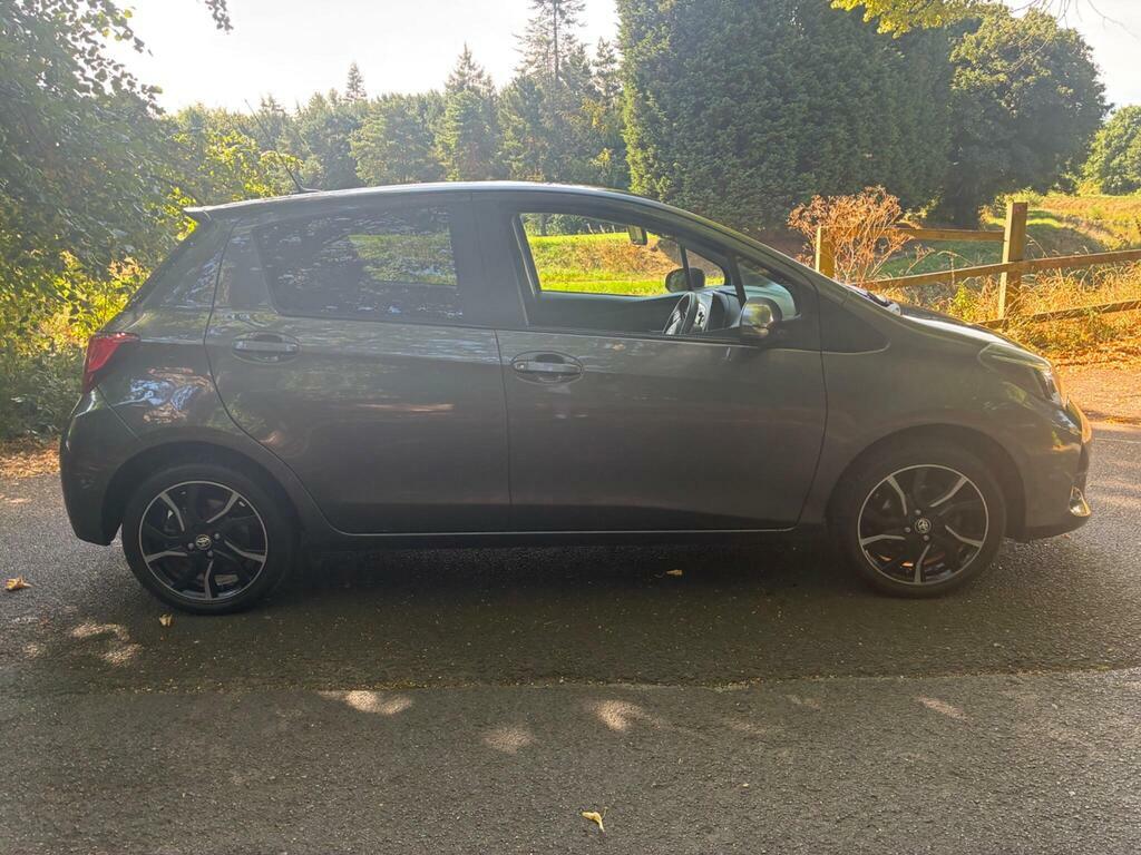 Toyota Yaris 1.33 Dual Vvt-i Sport Euro 5 FG65ZPP Grey #4