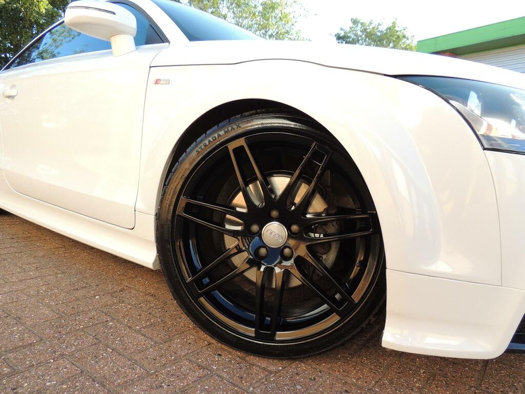 Audi TT Black Edition White #4