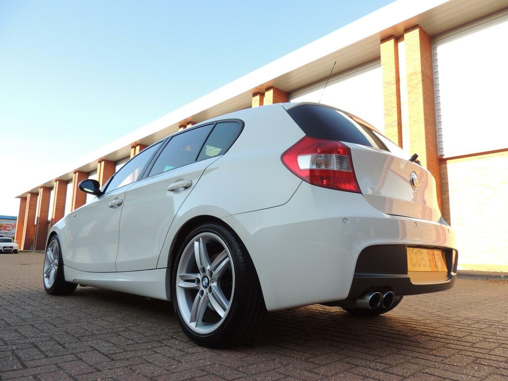 BMW 1 Series 2.0 118I Se 128 Bhp Black #25
