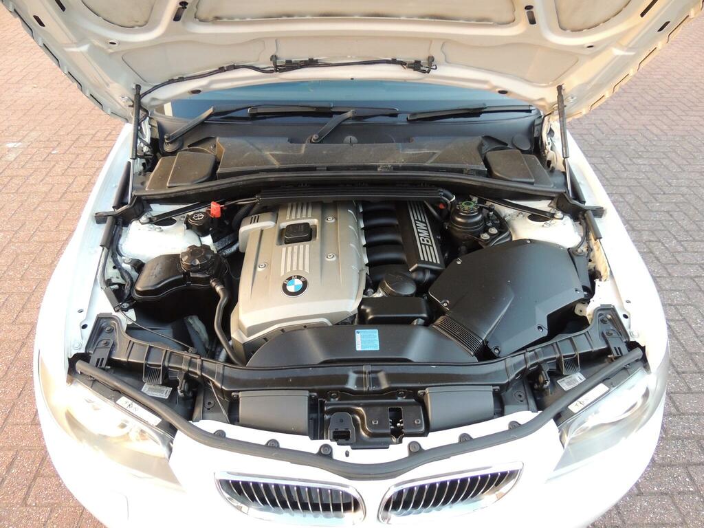 BMW 1 Series 2.0 118I Se 128 Bhp Black #88