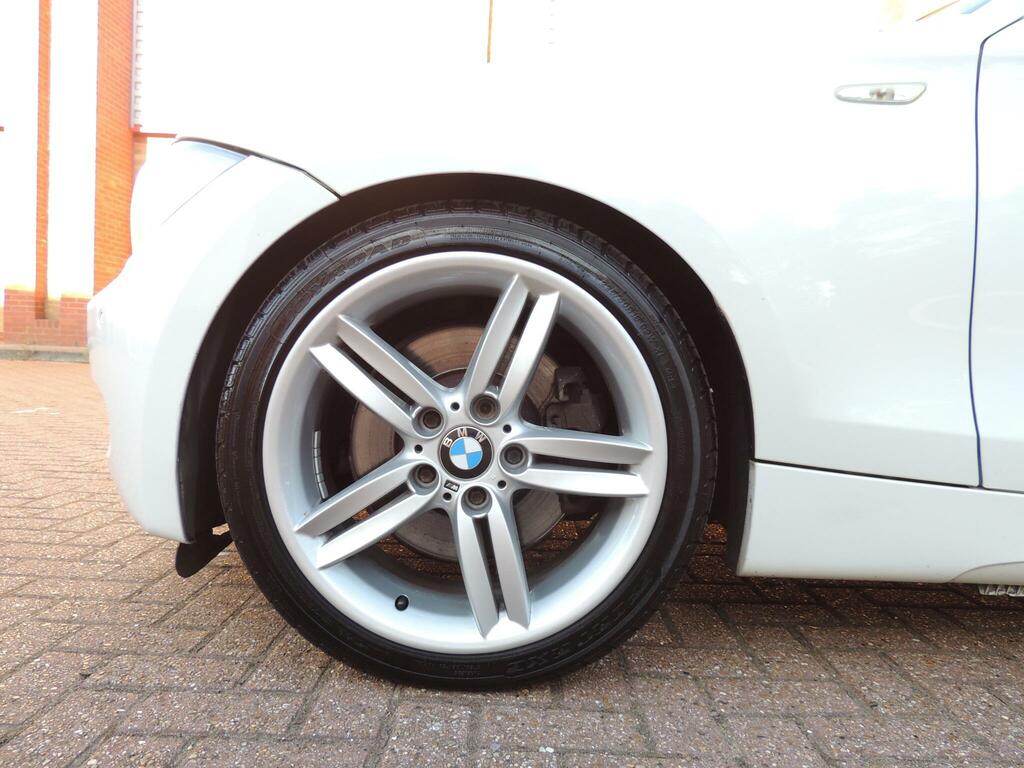 BMW 1 Series 2.0 118I Se 128 Bhp Black #27