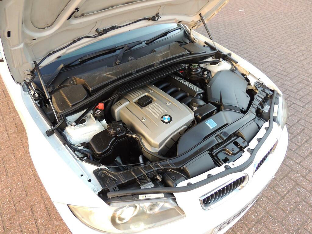 BMW 1 Series 2.0 118I Se 128 Bhp Black #87