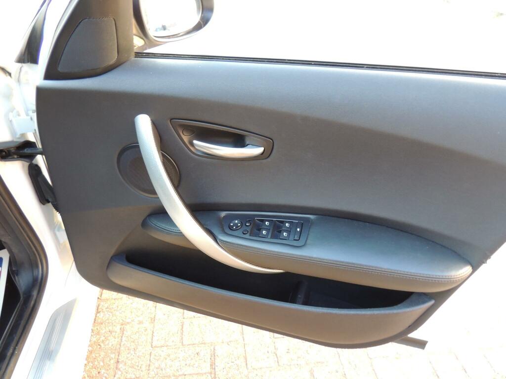 BMW 1 Series 2.0 118I Se 128 Bhp Black #44