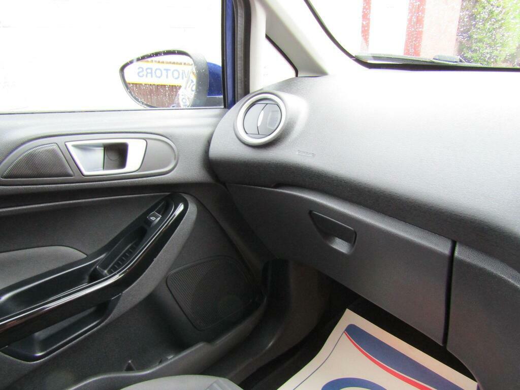 Ford Fiesta 1.0T Ecoboost Titanium Hatchback Blue #30