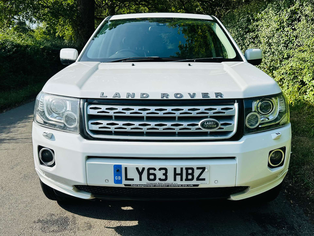 Land Rover Freelander 2.2 L Luxury Hse Sd4 4Wd White #3