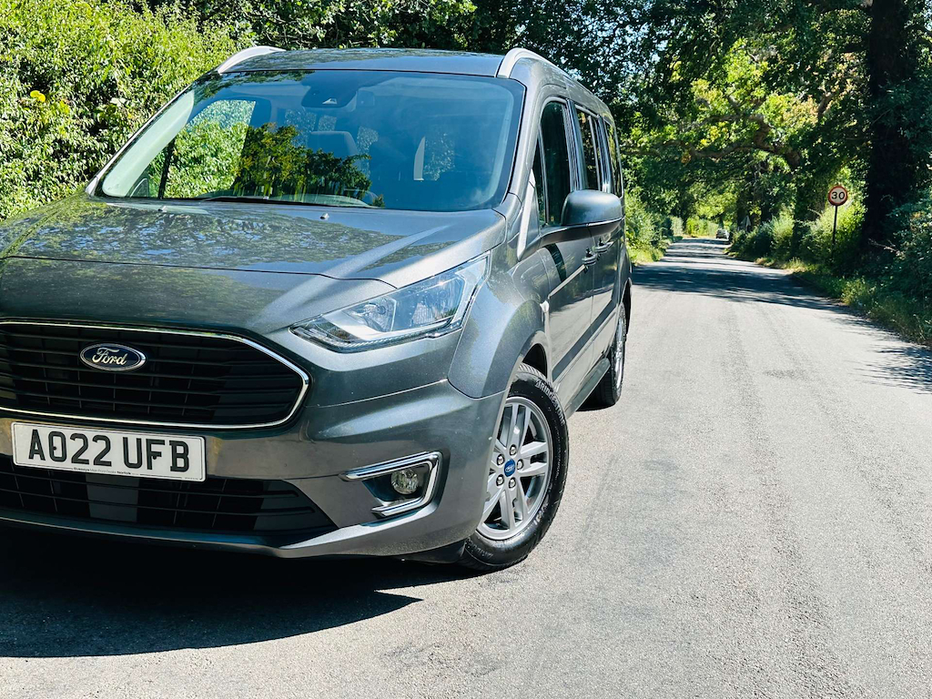 Ford Grand Tourneo Connect 1.5 L Grand Titanium Tdci Grey #2