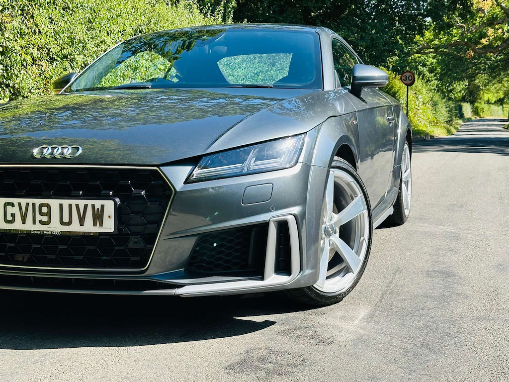 Audi TT 2.0 L S Line 45 Tfsi GV19UVW Grey #2