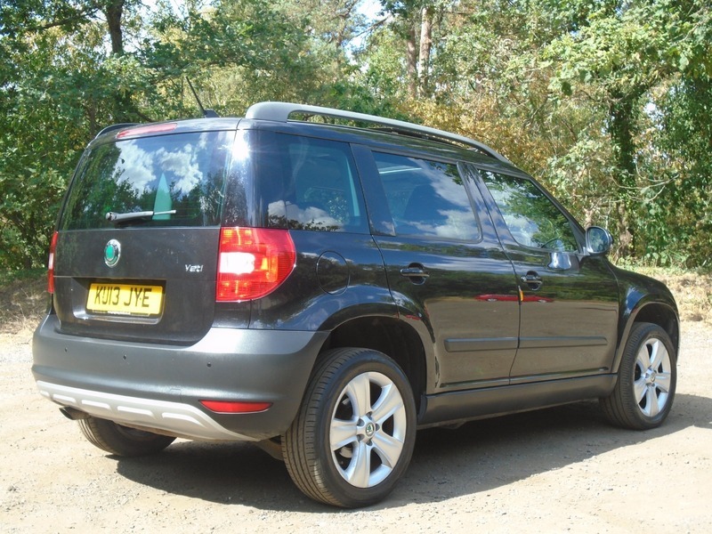 Skoda Yeti Se Plus Tsi Black #4