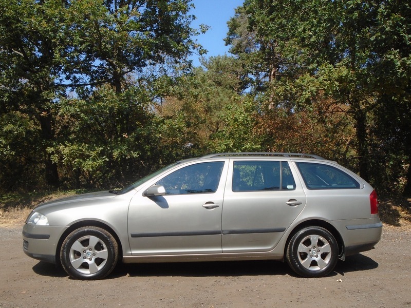 Skoda Octavia Tdi Ambiente Dsg Beige #5