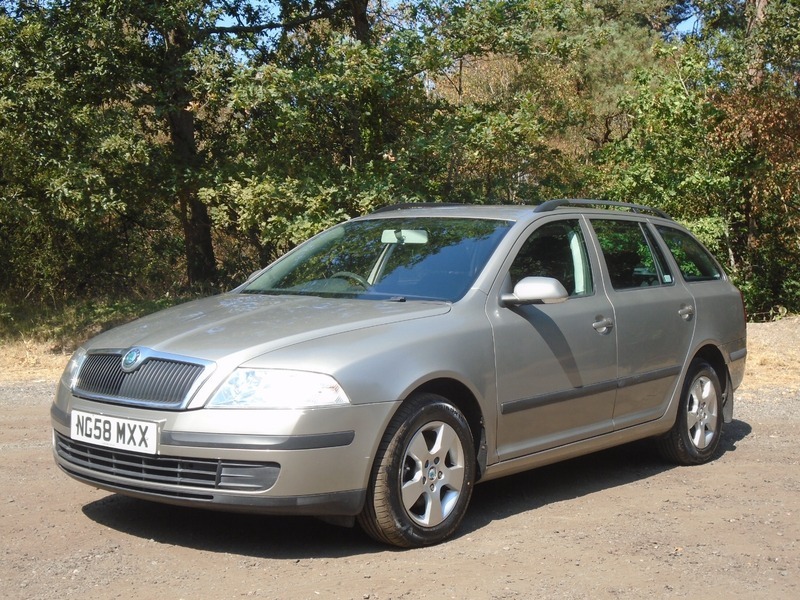 Skoda Octavia Tdi Ambiente Dsg Beige #2