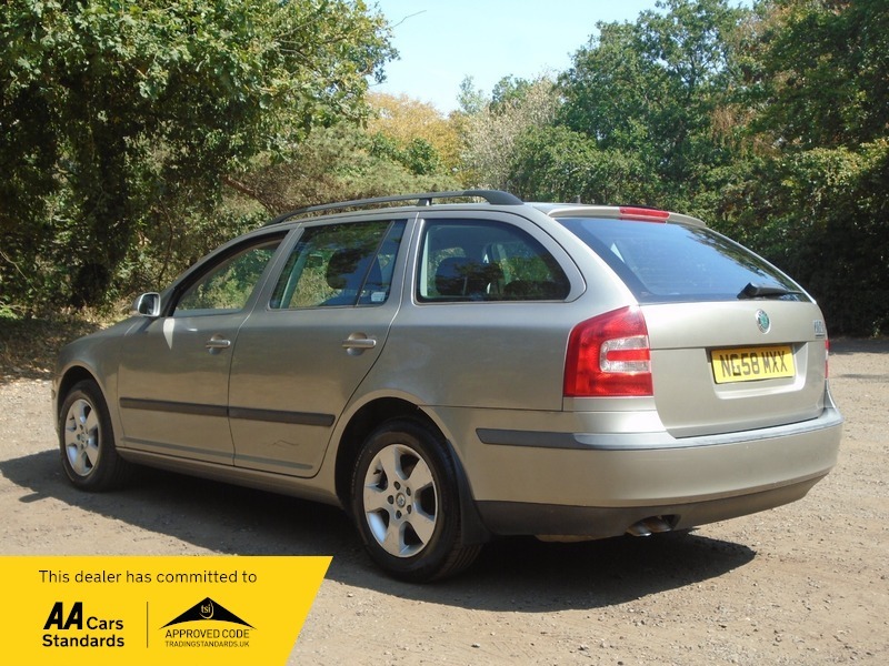 Skoda Octavia Tdi Ambiente Dsg Beige #3