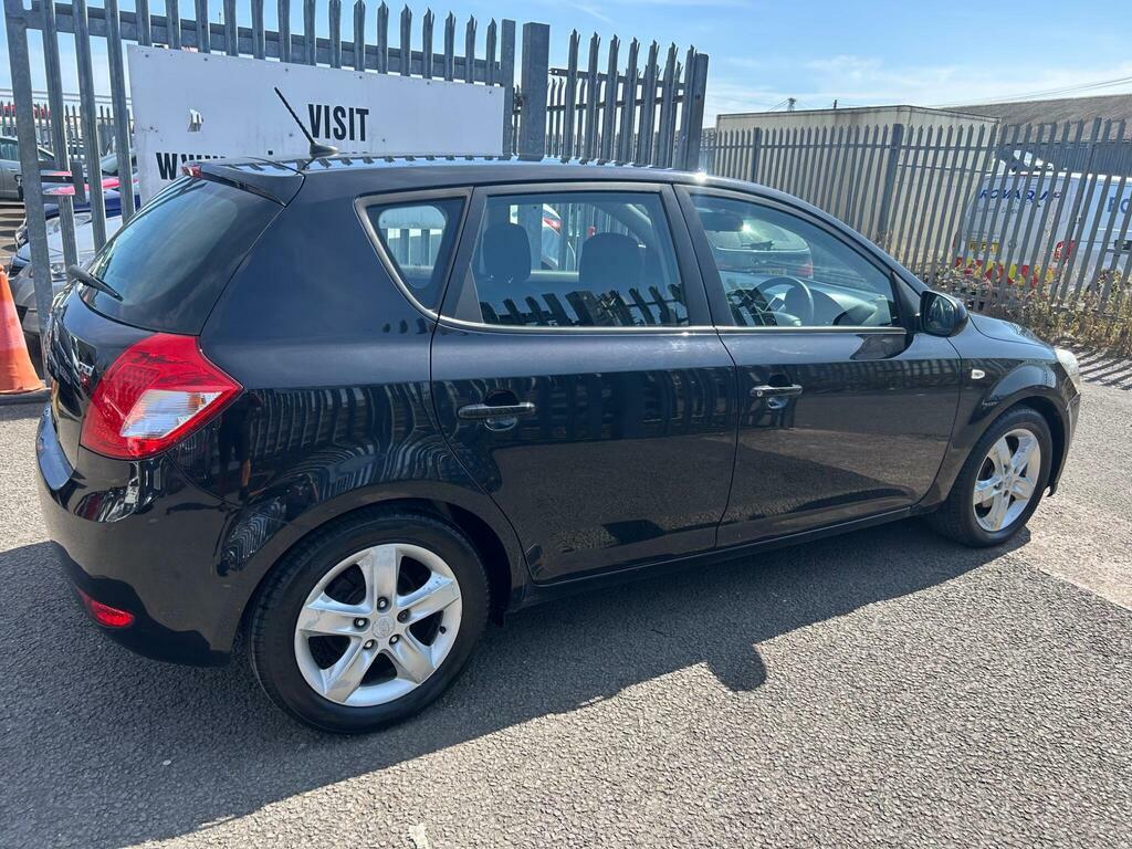 Kia Ceed 1.6 Crdi 2 Euro 5 Black #4